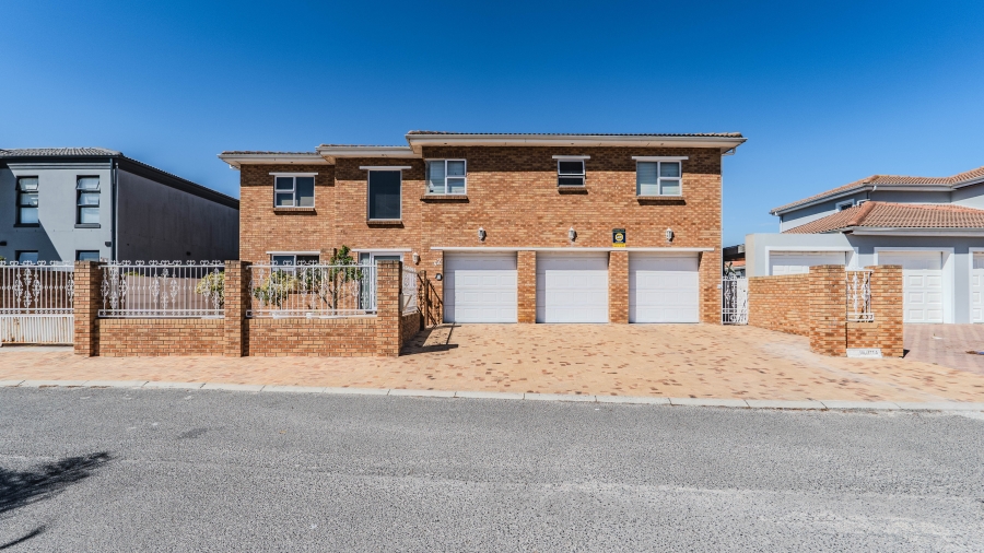 6 Bedroom Property for Sale in Rouxville Western Cape